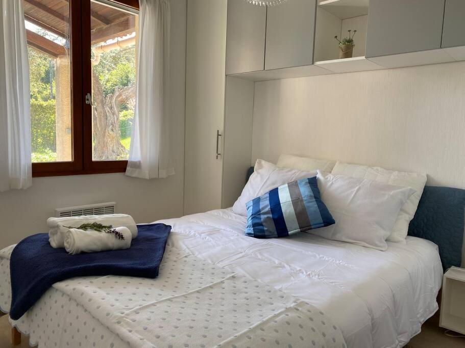 Neuve Romantique Montbrun-des-Corbieres Екстер'єр фото